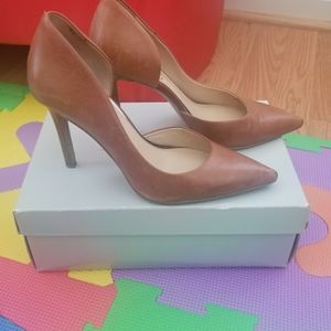 Brown girl nude pump